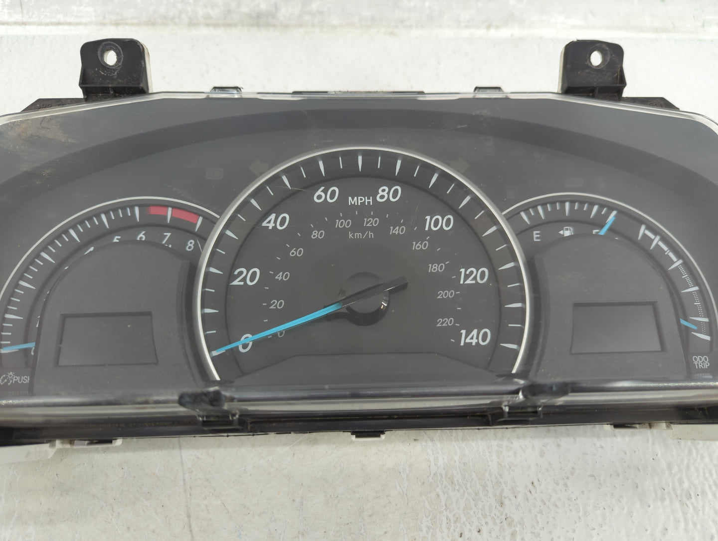 2014-2016 Toyota Corolla Instrument Cluster Speedometer Gauges P/N:TN157560-8854 Fits Fits 2014 2015 2016 OEM Used Auto Part