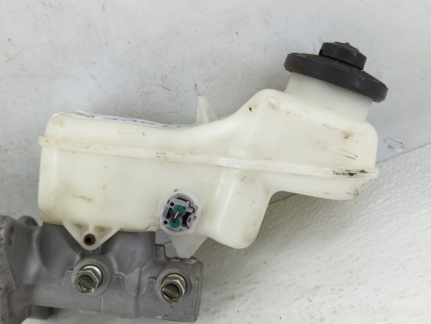 2014-2019 Toyota Corolla Brake Master Cylinder - Oemusedautoparts1.com