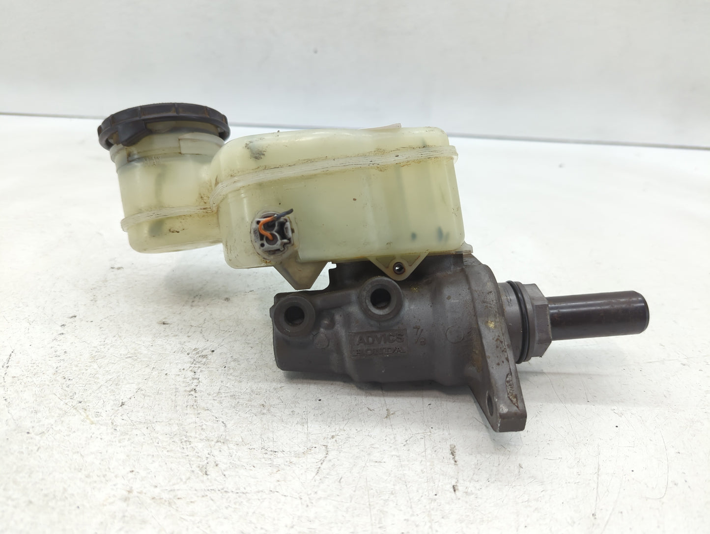2014-2019 Toyota Corolla Brake Master Cylinder - Oemusedautoparts1.com