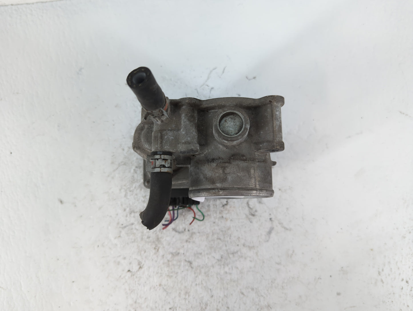 2011-2019 Toyota Corolla Throttle Body P/N:22030-0T080 Fits Fits 2011 2012 2013 2014 2015 2016 2017 2018 2019 OEM Used Auto 