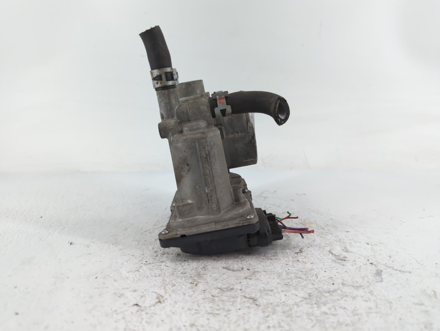 2011-2019 Toyota Corolla Throttle Body P/N:22030-0T080 Fits Fits 2011 2012 2013 2014 2015 2016 2017 2018 2019 OEM Used Auto 
