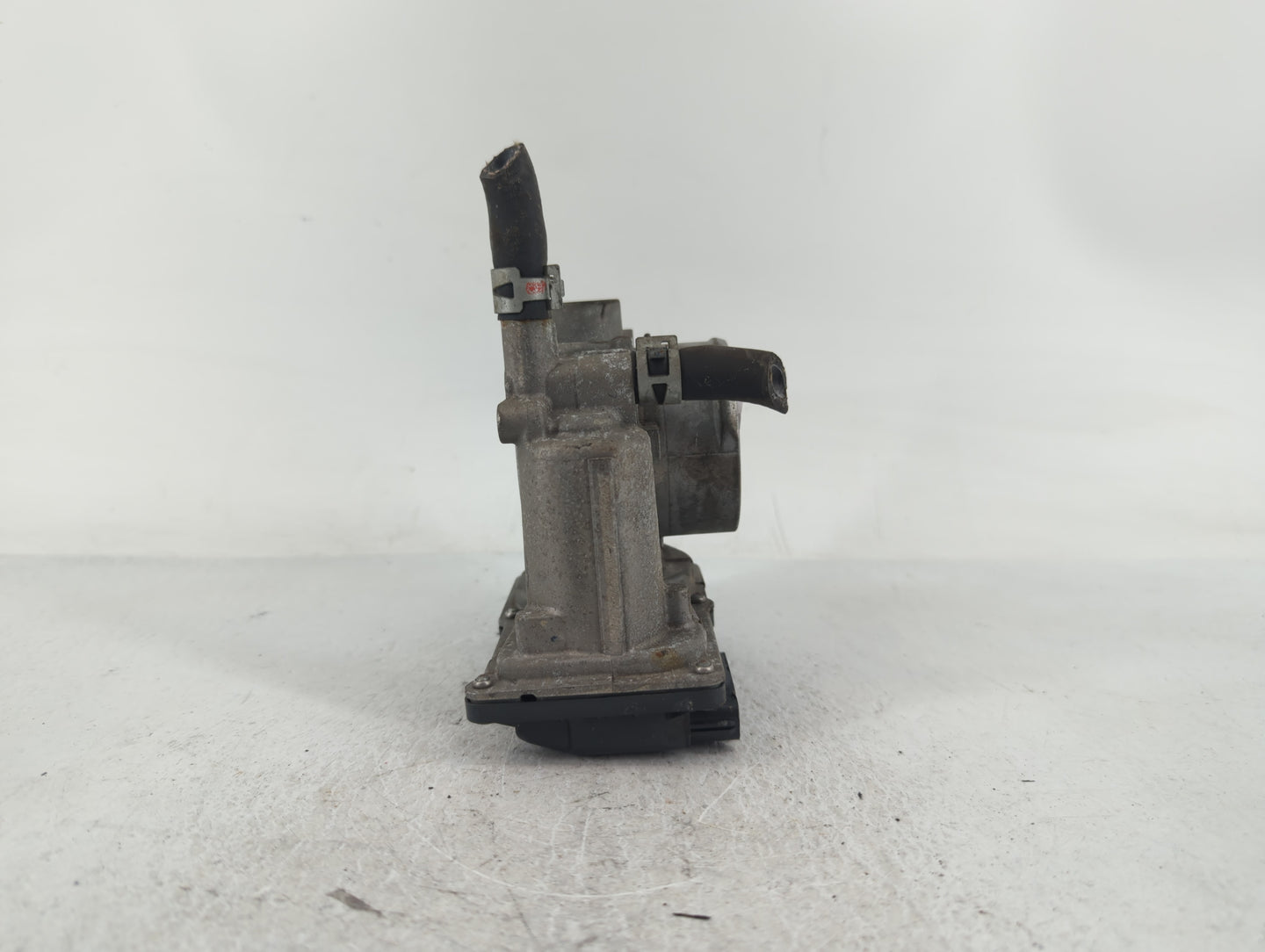2011-2019 Toyota Corolla Throttle Body P/N:22030-0T080 Fits Fits 2011 2012 2013 2014 2015 2016 2017 2018 2019 OEM Used Auto 