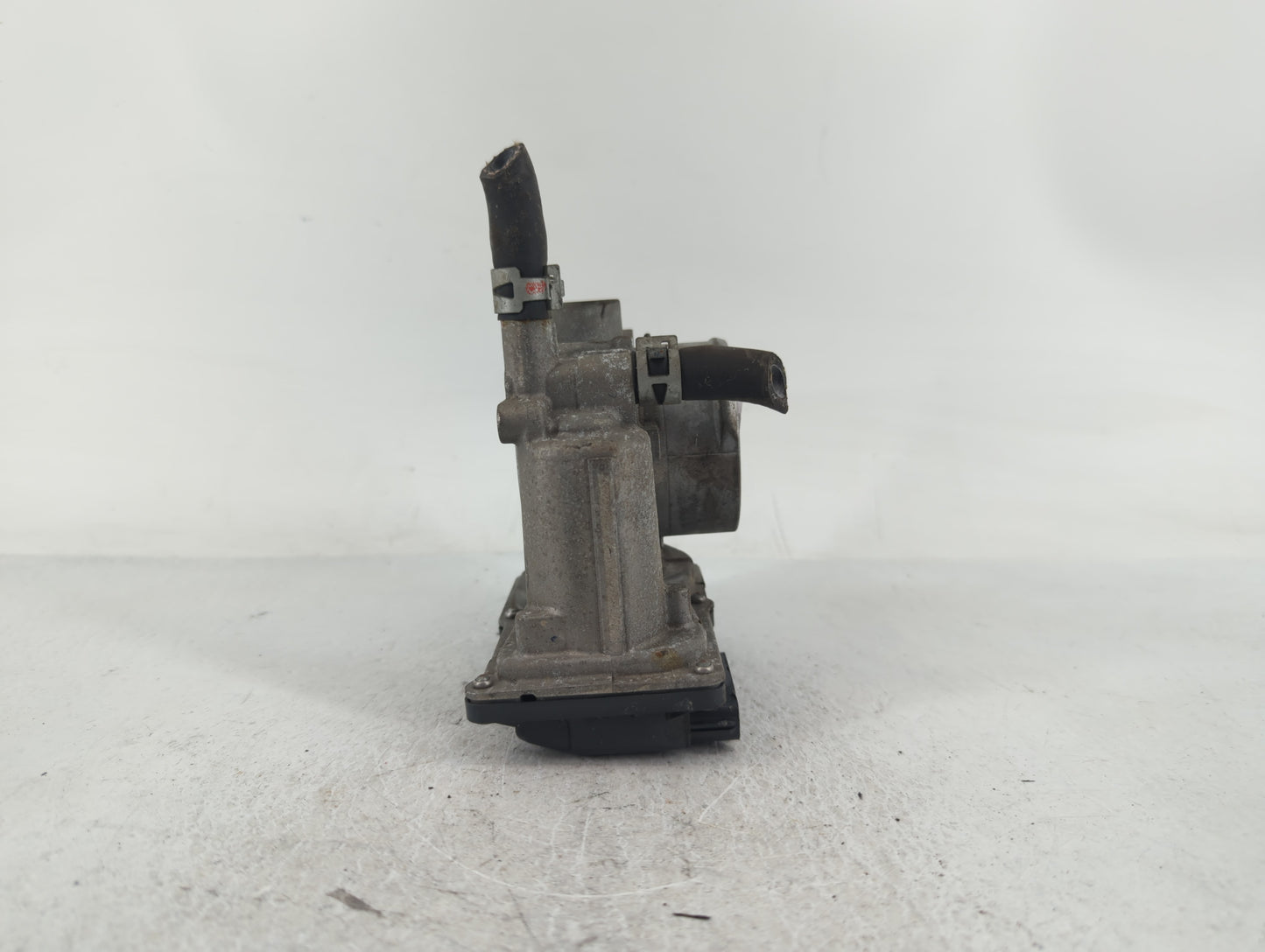 2011-2019 Toyota Corolla Throttle Body P/N:22030-0T080 Fits Fits 2011 2012 2013 2014 2015 2016 2017 2018 2019 OEM Used Auto 