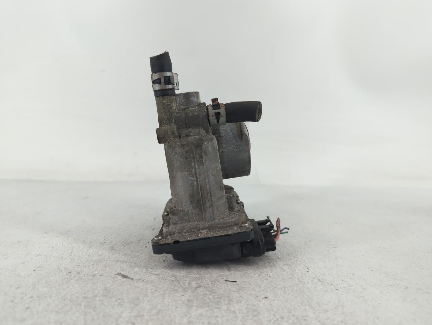 2011-2019 Toyota Corolla Throttle Body P/N:22030-0T080 Fits Fits 2011 2012 2013 2014 2015 2016 2017 2018 2019 OEM Used Auto 