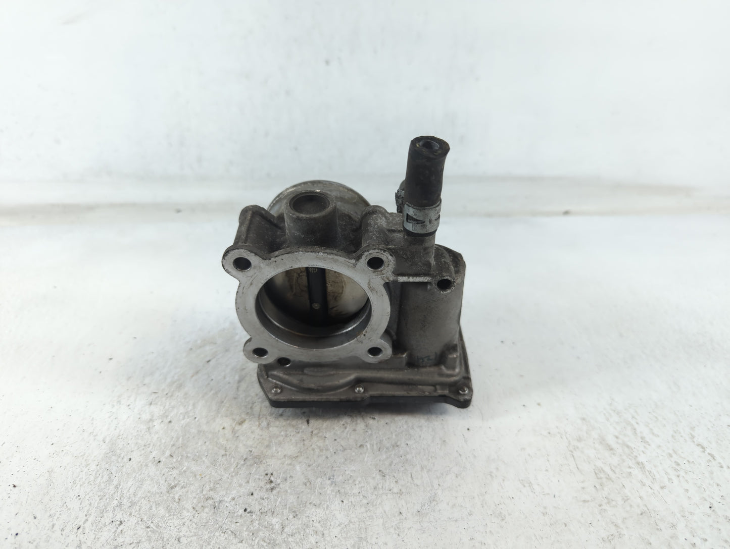 2011-2019 Toyota Corolla Throttle Body P/N:22030-0T080 Fits Fits 2011 2012 2013 2014 2015 2016 2017 2018 2019 OEM Used Auto 