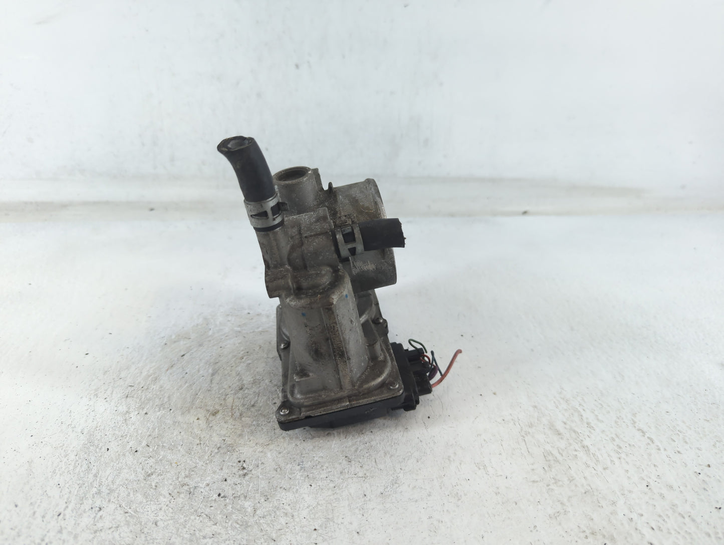 2011-2019 Toyota Corolla Throttle Body P/N:22030-0T080 Fits Fits 2011 2012 2013 2014 2015 2016 2017 2018 2019 OEM Used Auto 