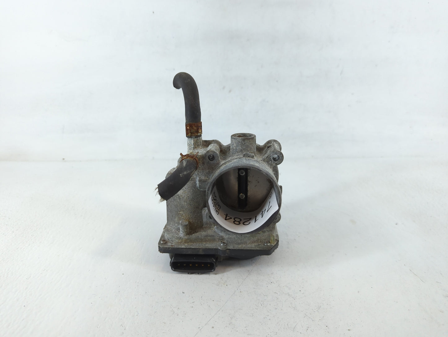 2011-2019 Toyota Corolla Throttle Body P/N:22030-0T080 Fits Fits 2011 2012 2013 2014 2015 2016 2017 2018 2019 OEM Used Auto 