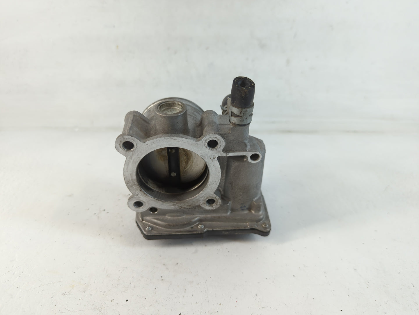 2011-2019 Toyota Corolla Throttle Body P/N:22030-0T080 Fits Fits 2011 2012 2013 2014 2015 2016 2017 2018 2019 OEM Used Auto 