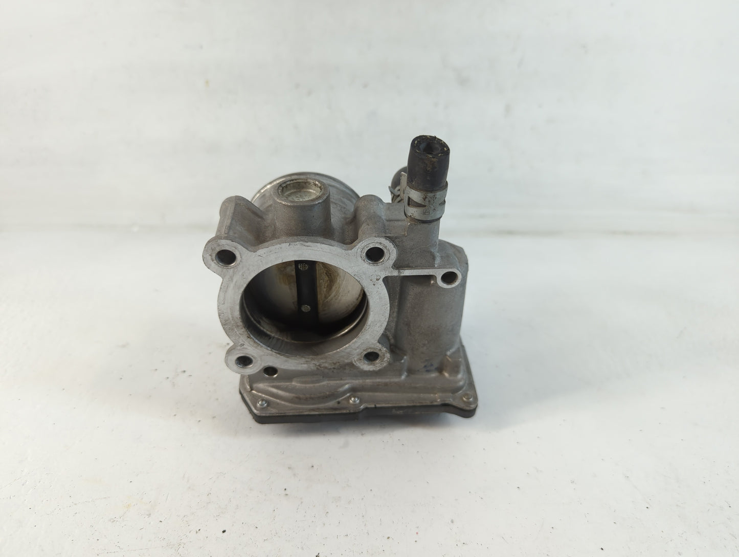 2011-2019 Toyota Corolla Throttle Body P/N:22030-0T080 Fits Fits 2011 2012 2013 2014 2015 2016 2017 2018 2019 OEM Used Auto 
