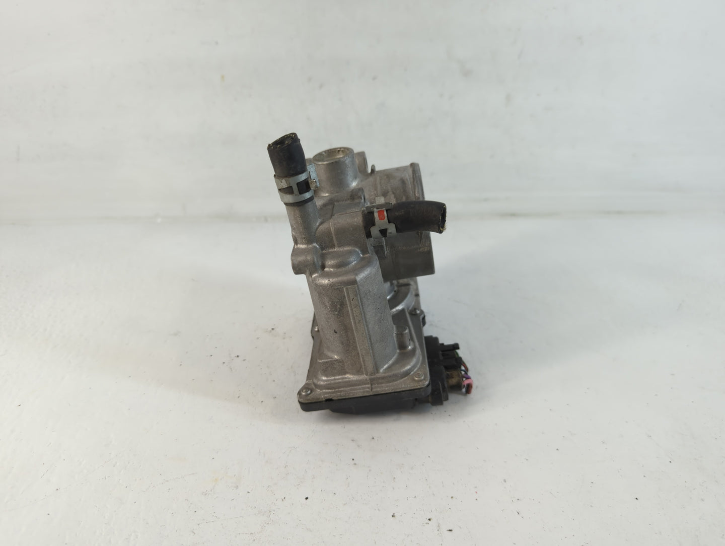 2011-2019 Toyota Corolla Throttle Body P/N:22030-0T080 Fits Fits 2011 2012 2013 2014 2015 2016 2017 2018 2019 OEM Used Auto 