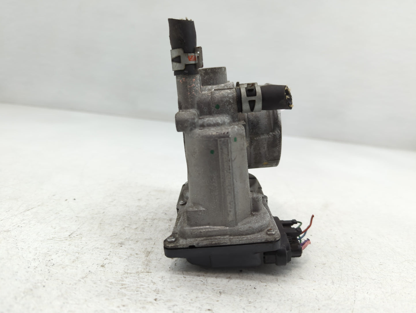 2011-2019 Toyota Corolla Throttle Body P/N:22030-0T080 Fits Fits 2011 2012 2013 2014 2015 2016 2017 2018 2019 OEM Used Auto 