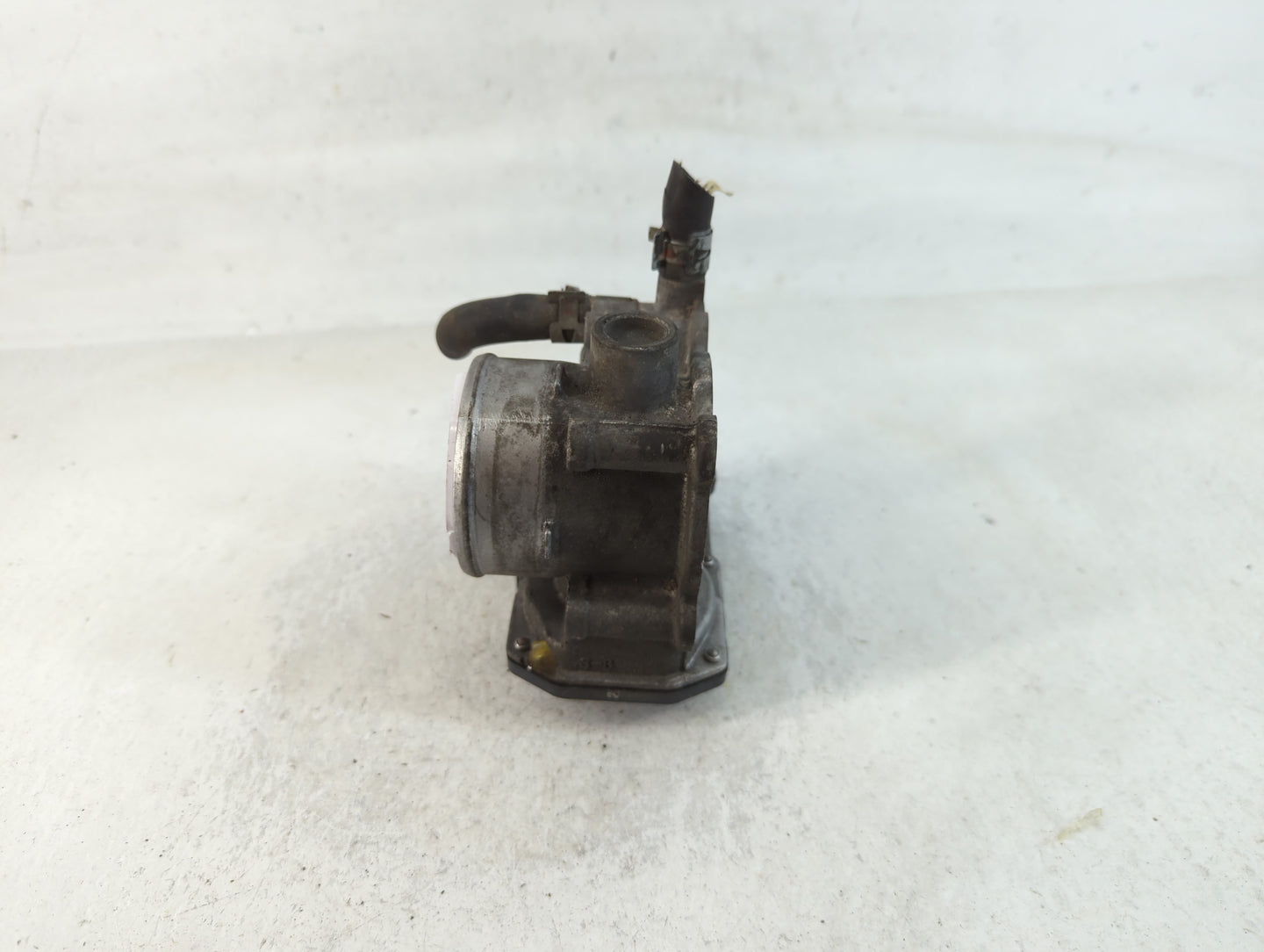 2011-2019 Toyota Corolla Throttle Body P/N:22030-0T080 Fits Fits 2011 2012 2013 2014 2015 2016 2017 2018 2019 OEM Used Auto 