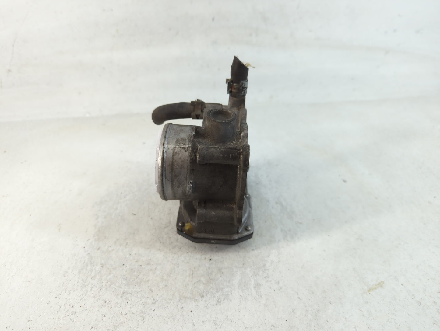2011-2019 Toyota Corolla Throttle Body P/N:22030-0T080 Fits Fits 2011 2012 2013 2014 2015 2016 2017 2018 2019 OEM Used Auto 