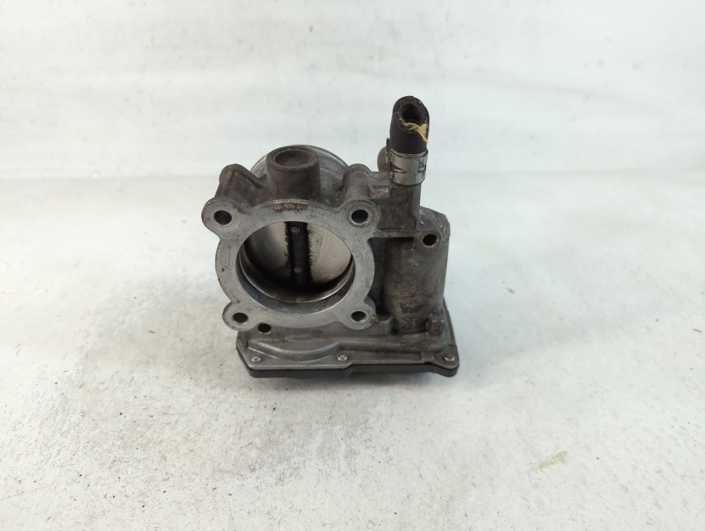 2011-2019 Toyota Corolla Throttle Body P/N:22030-0T080 Fits Fits 2011 2012 2013 2014 2015 2016 2017 2018 2019 OEM Used Auto 