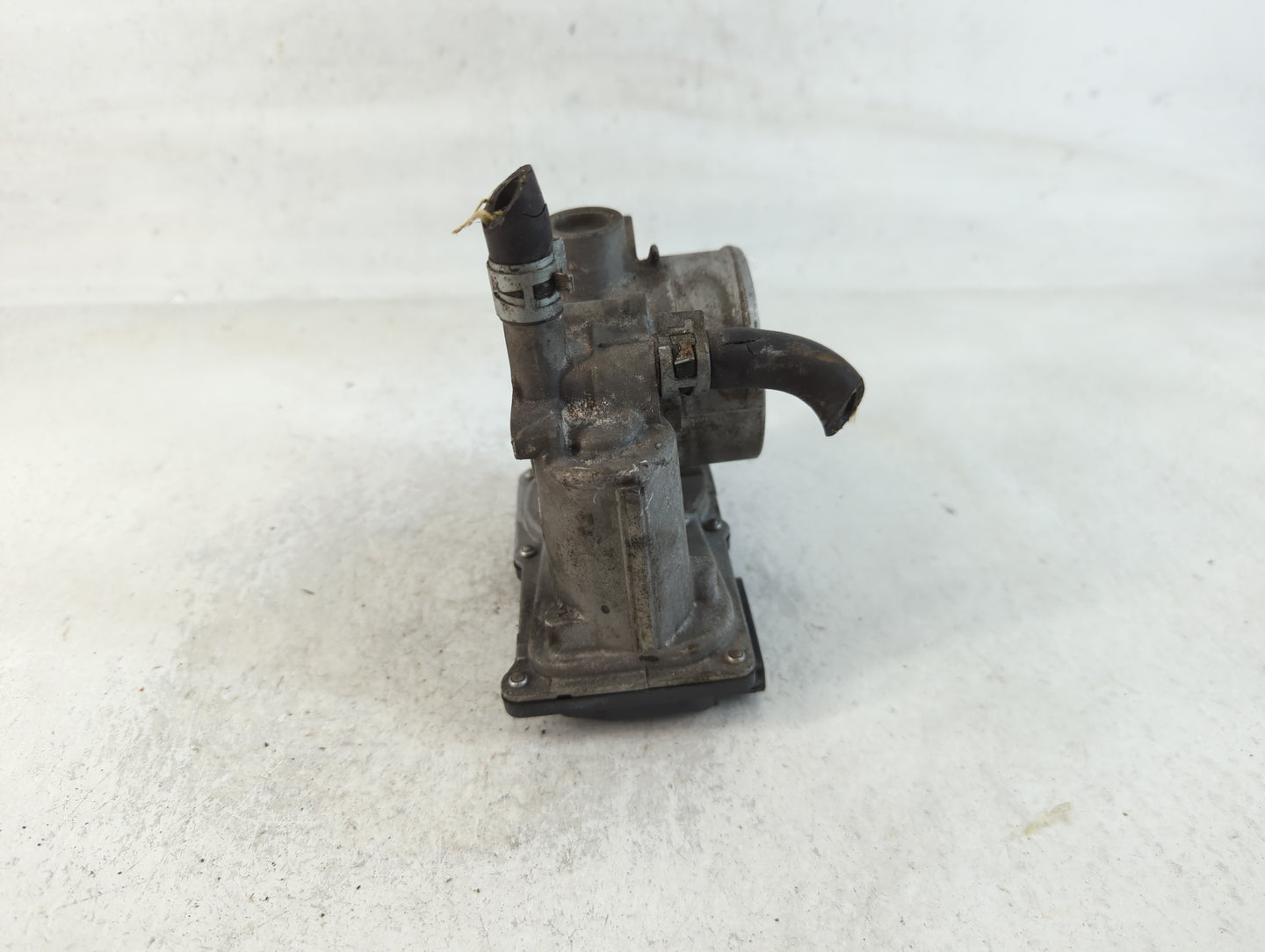 2011-2019 Toyota Corolla Throttle Body P/N:22030-0T080 Fits Fits 2011 2012 2013 2014 2015 2016 2017 2018 2019 OEM Used Auto 