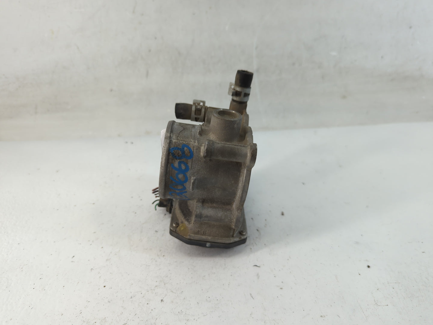 2011-2019 Toyota Corolla Throttle Body P/N:22030-0T080 Fits Fits 2011 2012 2013 2014 2015 2016 2017 2018 2019 OEM Used Auto 