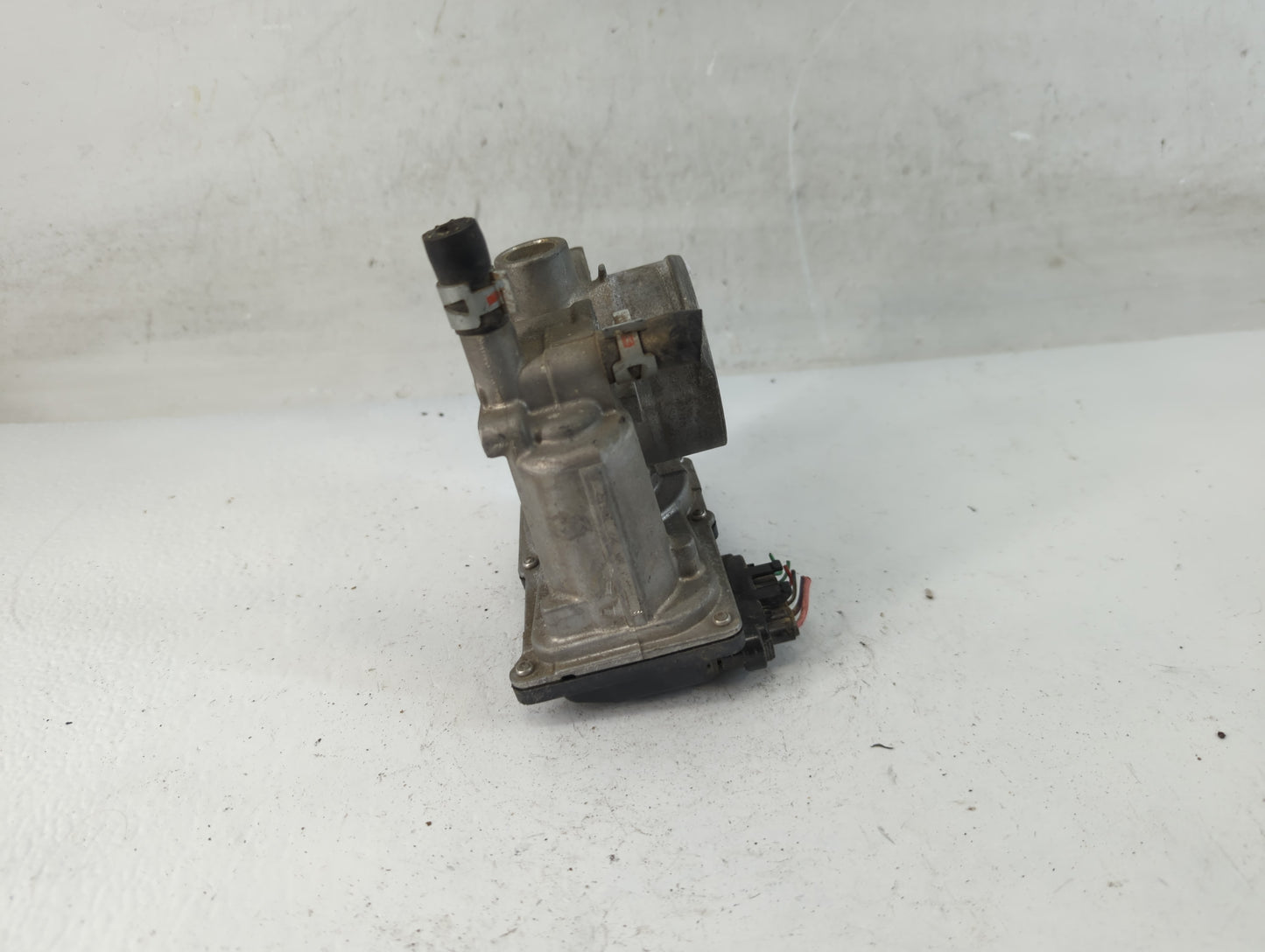 2011-2019 Toyota Corolla Throttle Body P/N:22030-0T080 Fits Fits 2011 2012 2013 2014 2015 2016 2017 2018 2019 OEM Used Auto 
