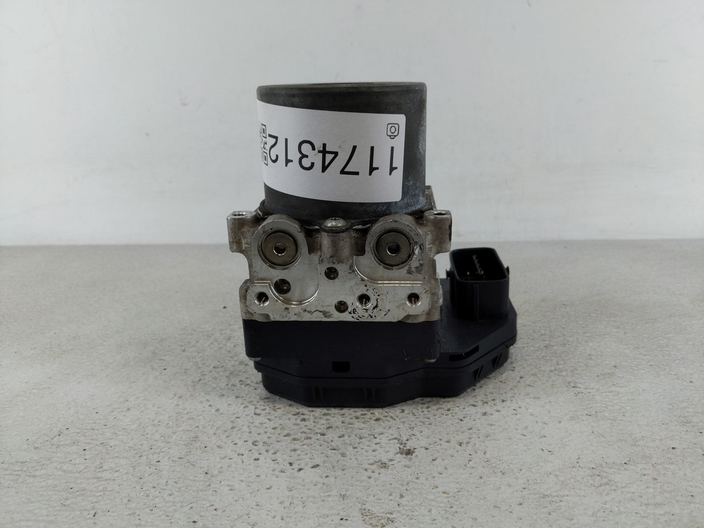 2014-2016 Toyota Highlander ABS Pump Control Module Replacement P/N:44540-0E060 Fits Fits 2014 2015 2016 OEM Used Auto Parts