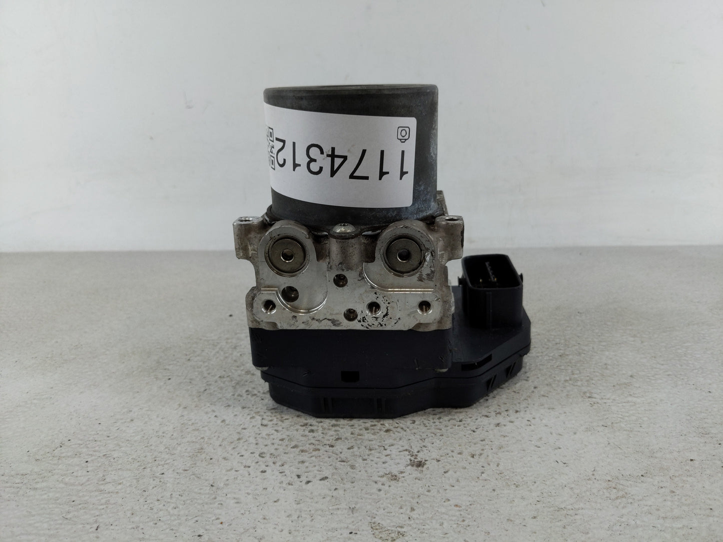 2014-2016 Toyota Highlander ABS Pump Control Module Replacement P/N:44540-0E060 Fits Fits 2014 2015 2016 OEM Used Auto Parts