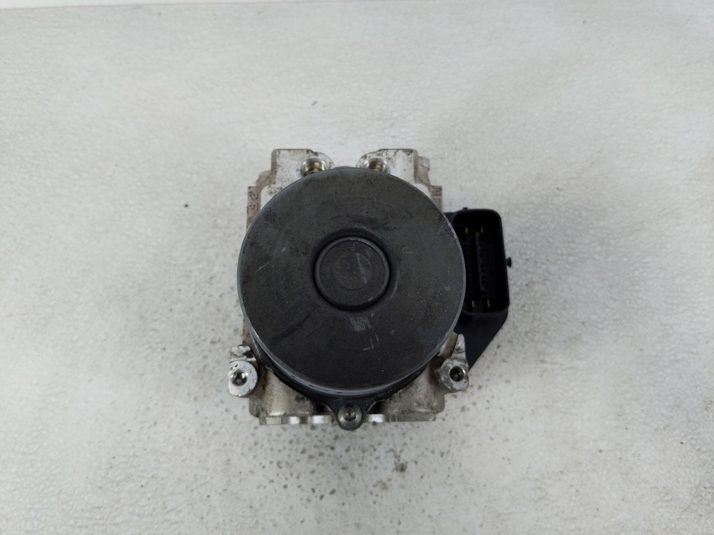 2014-2016 Toyota Highlander ABS Pump Control Module Replacement P/N:44540-0E060 Fits Fits 2014 2015 2016 OEM Used Auto Parts