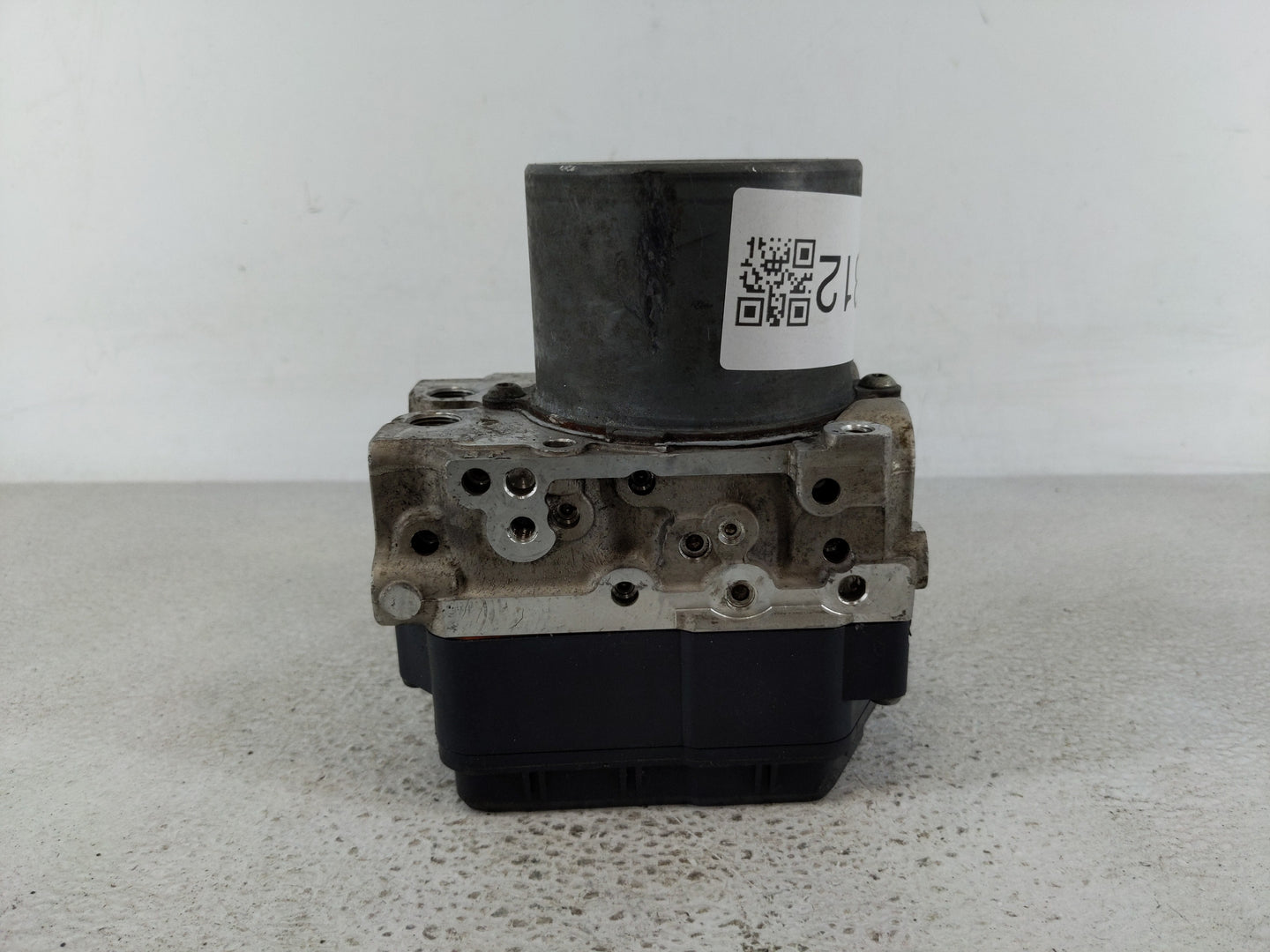 2014-2016 Toyota Highlander ABS Pump Control Module Replacement P/N:44540-0E060 Fits Fits 2014 2015 2016 OEM Used Auto Parts
