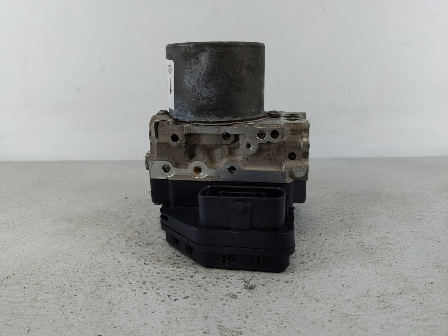 2014-2016 Toyota Highlander ABS Pump Control Module Replacement P/N:44540-0E060 Fits Fits 2014 2015 2016 OEM Used Auto Parts