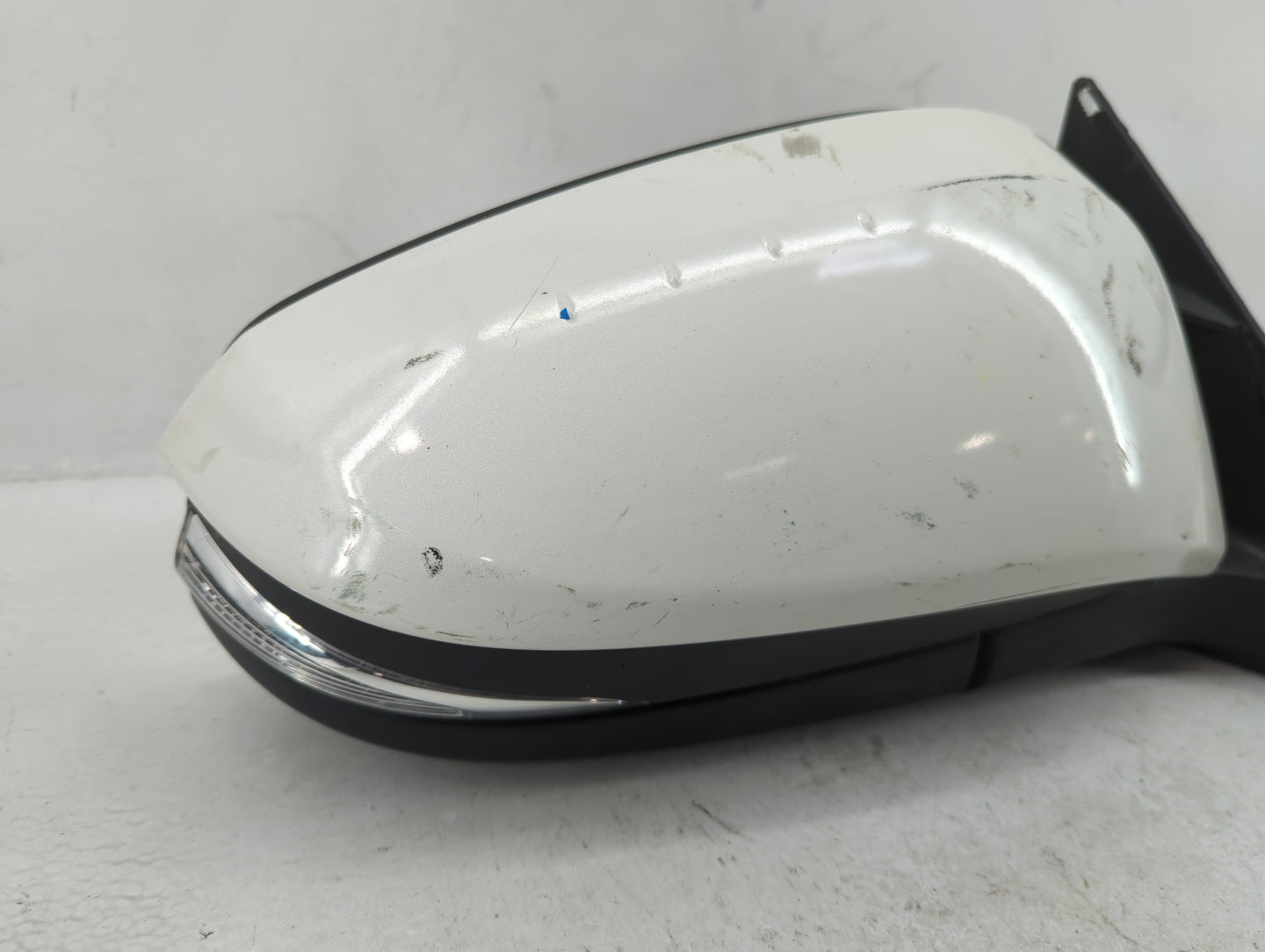 2014-2019 Toyota Highlander Passenger Side View Mirror - Right Door Mirror OEM Used - Oemusedautoparts1.com