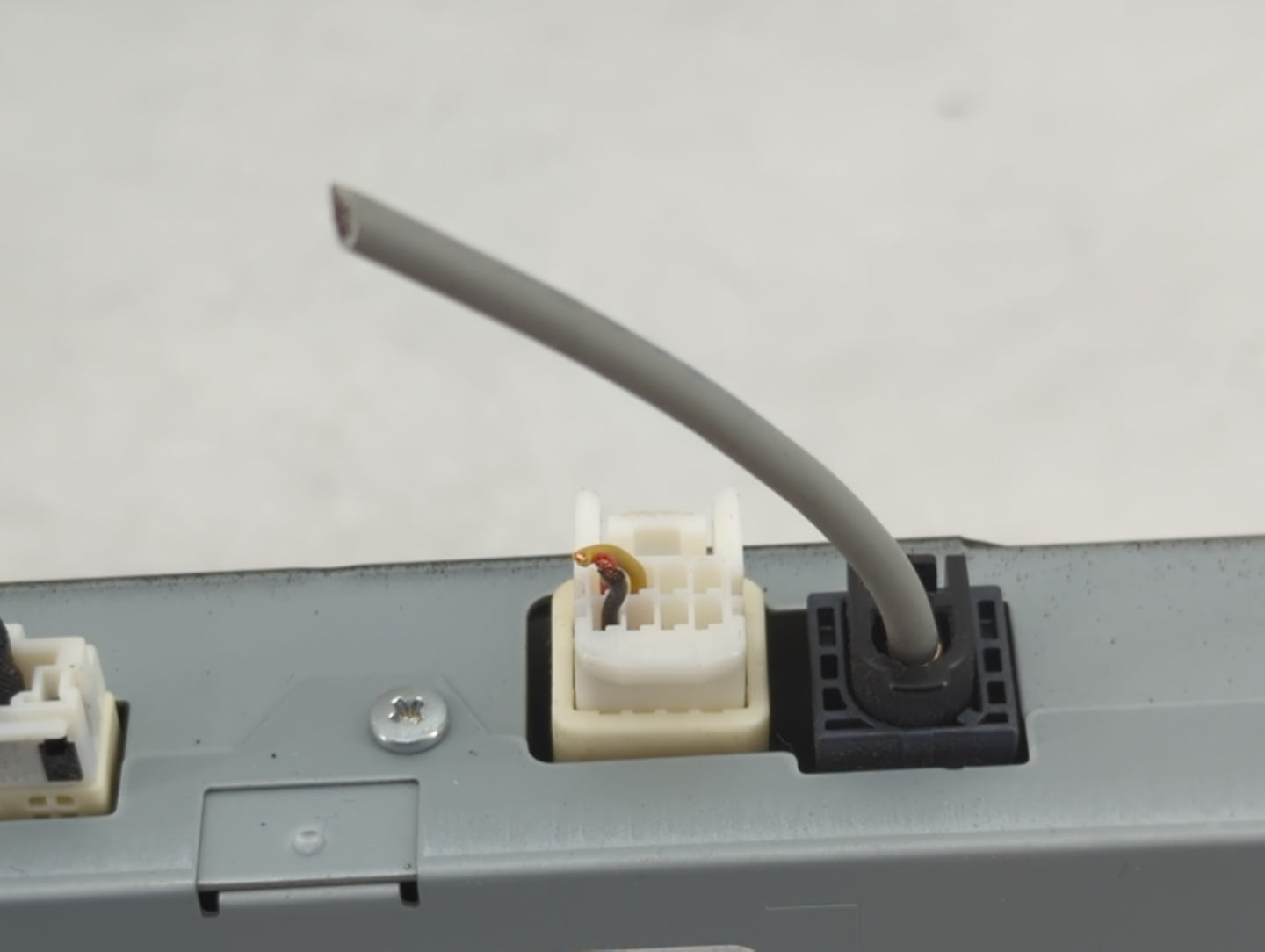 2014-2019 Toyota Highlander Tuner Satellite Receiver 1469104 - Oemusedautoparts1.com