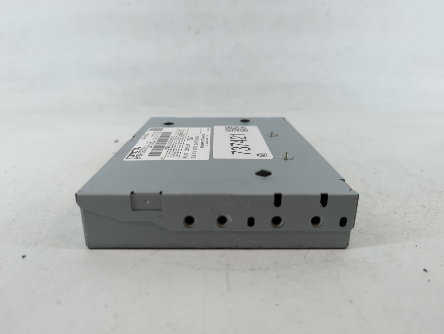 2014-2019 Toyota Highlander Radio AM FM Cd Player Receiver Replacement P/N:86180-0E011 Fits OEM Used Auto Parts - Oemusedaut