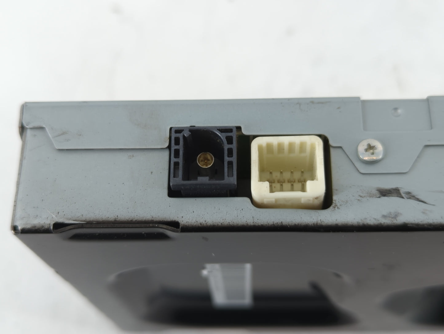 2014-2019 Toyota Highlander Radio AM FM Cd Player Receiver Replacement P/N:86180-0E011 Fits OEM Used Auto Parts - Oemusedaut