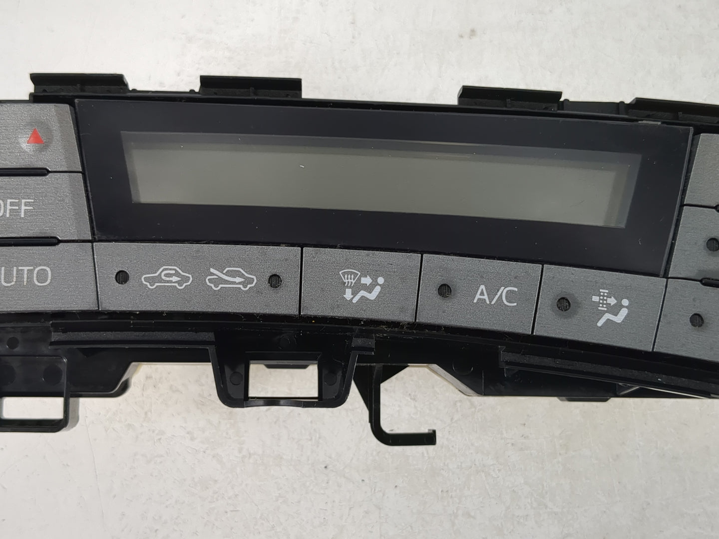 2013-2015 Toyota Prius Climate Control Module Temperature AC/Heater Replacement P/N:75D726 Fits Fits 2013 2014 2015 OEM Used