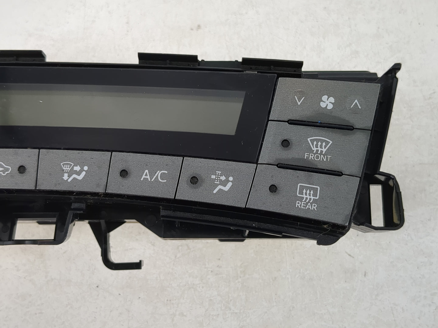 2013-2015 Toyota Prius Climate Control Module Temperature AC/Heater Replacement P/N:75D726 Fits Fits 2013 2014 2015 OEM Used