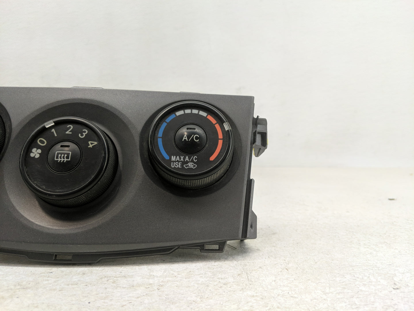 2012-2014 Toyota Prius Climate Control Module Temperature AC/Heater Replacement P/N:75D403 Fits Fits 2012 2013 2014 OEM Used