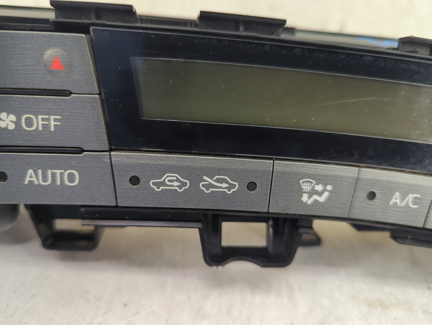 2013-2015 Toyota Prius Climate Control Module Temperature AC/Heater Replacement P/N:75D726 Fits Fits 2013 2014 2015 OEM Used