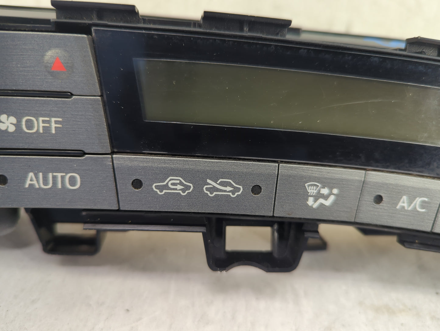 2013-2015 Toyota Prius Climate Control Module Temperature AC/Heater Replacement P/N:75D726 Fits Fits 2013 2014 2015 OEM Used