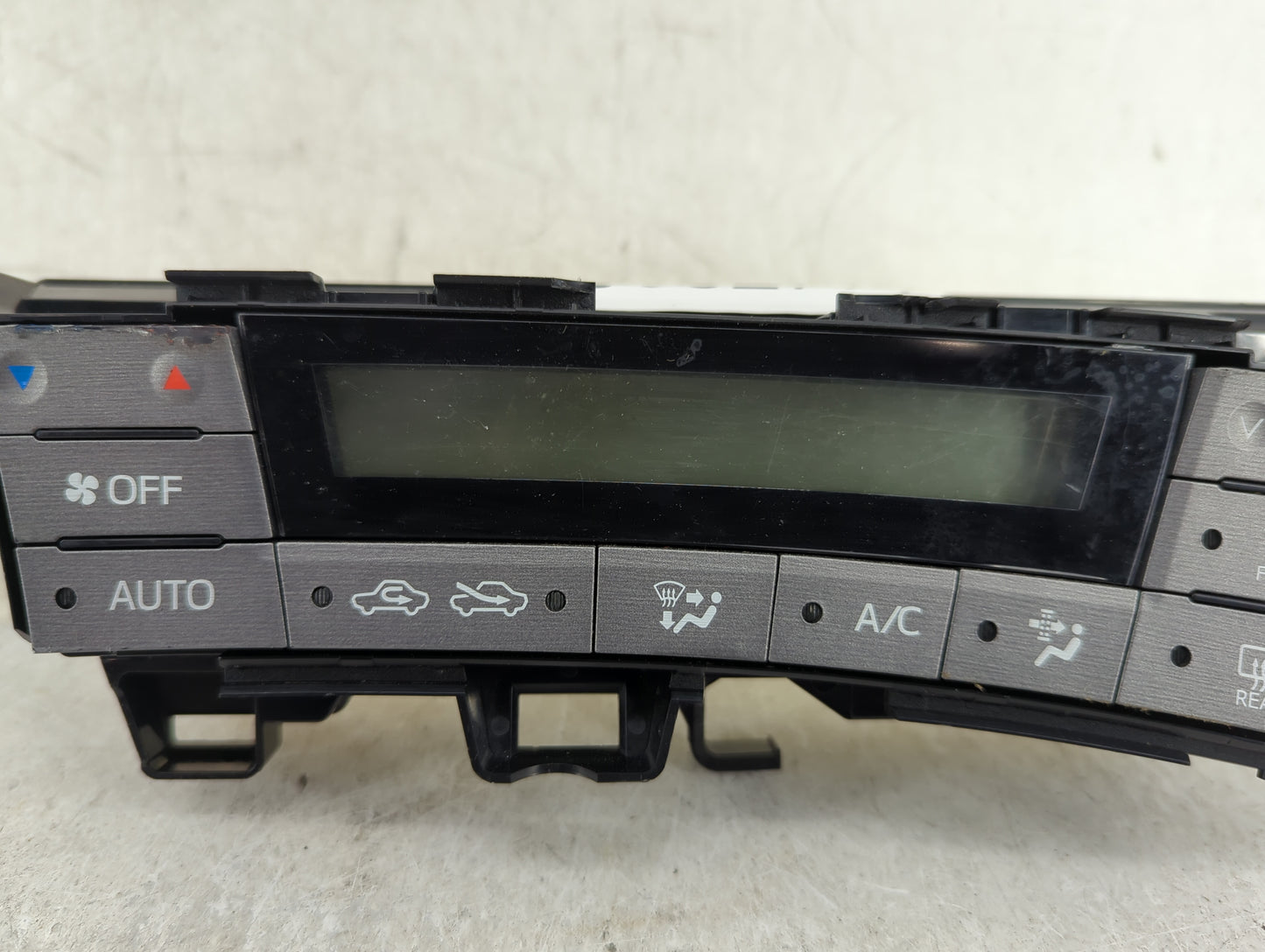 2012 Toyota Prius Climate Control Module Temperature AC/Heater Replacement P/N:75D726 Fits OEM Used Auto Parts - Oemusedauto