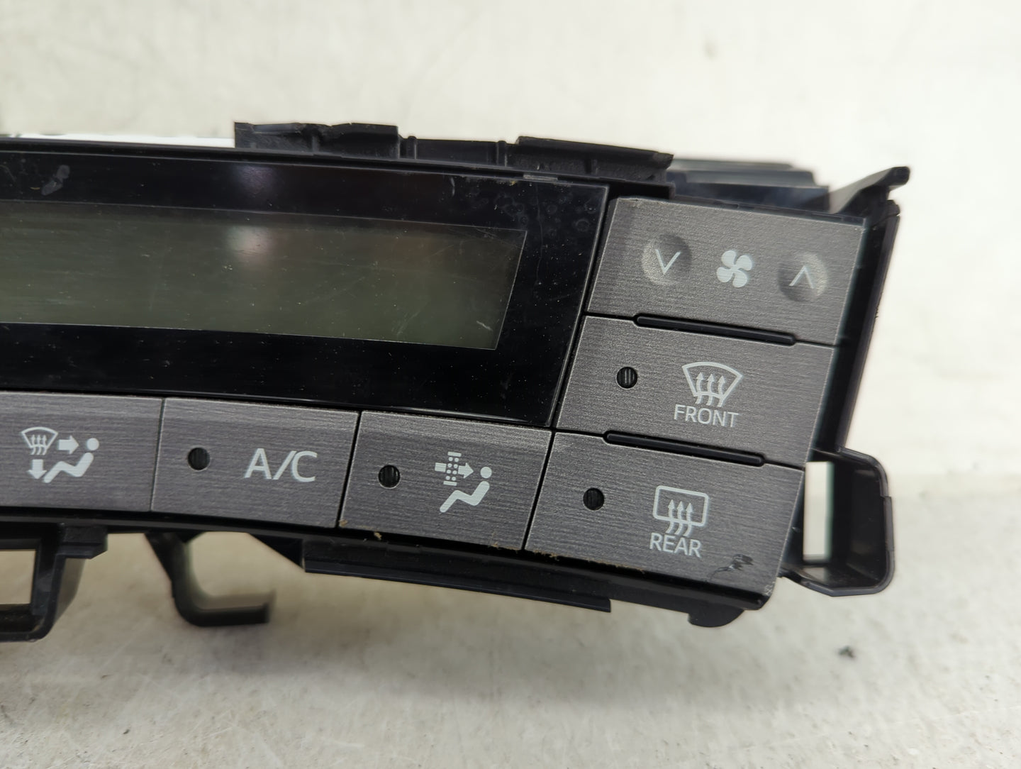 2012 Toyota Prius Climate Control Module Temperature AC/Heater Replacement P/N:75D726 Fits OEM Used Auto Parts - Oemusedauto