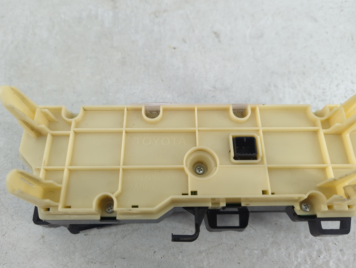 2012 Toyota Prius Climate Control Module Temperature AC/Heater Replacement P/N:75D726 Fits OEM Used Auto Parts - Oemusedauto