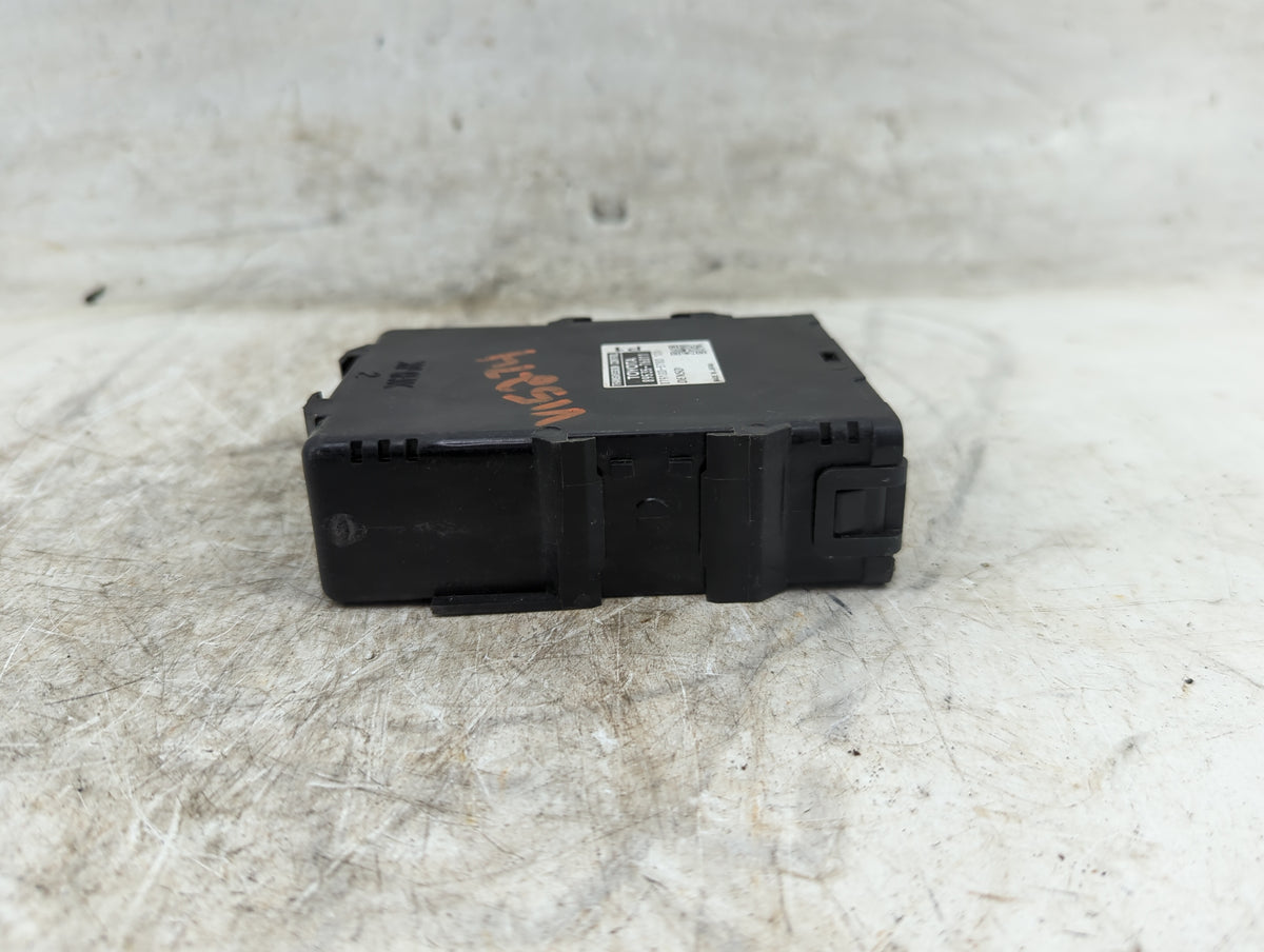 2014-2015 Toyota Prius Transmission Control Module Tcu Tcm - Oemusedautoparts1.com