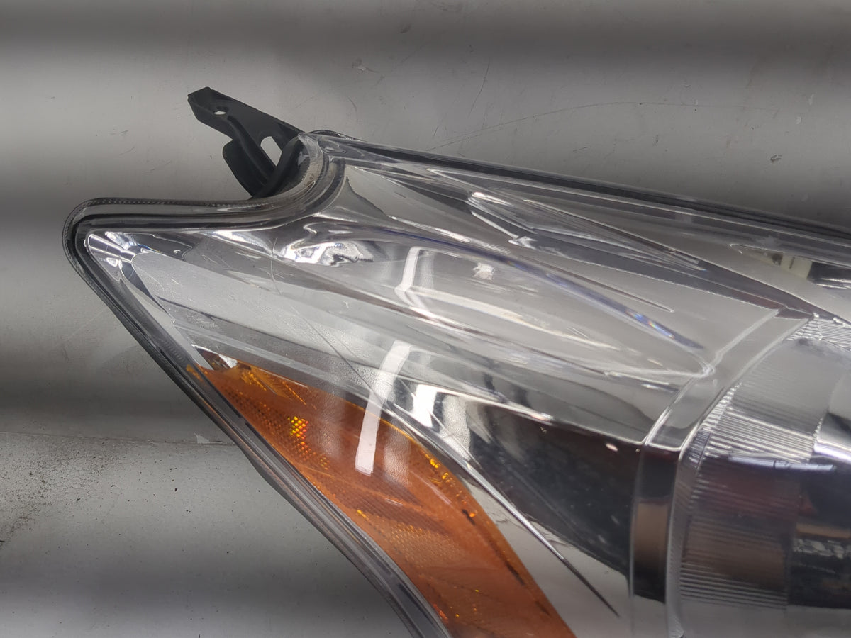 Toyota Prius Passenger Right Oem Head Light Headlight Lamp 1518772 - Oemusedautoparts1.com