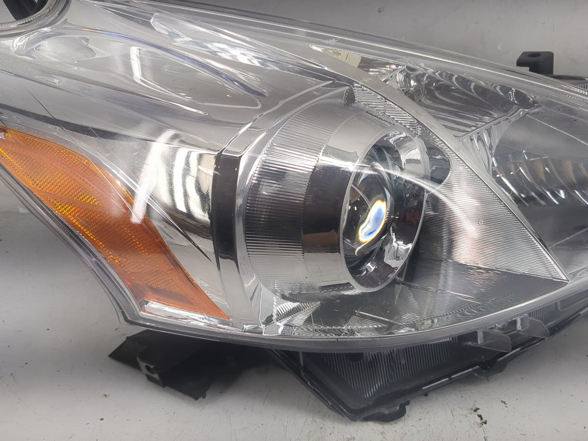 Toyota Prius Passenger Right Oem Head Light Headlight Lamp 1518772 - Oemusedautoparts1.com