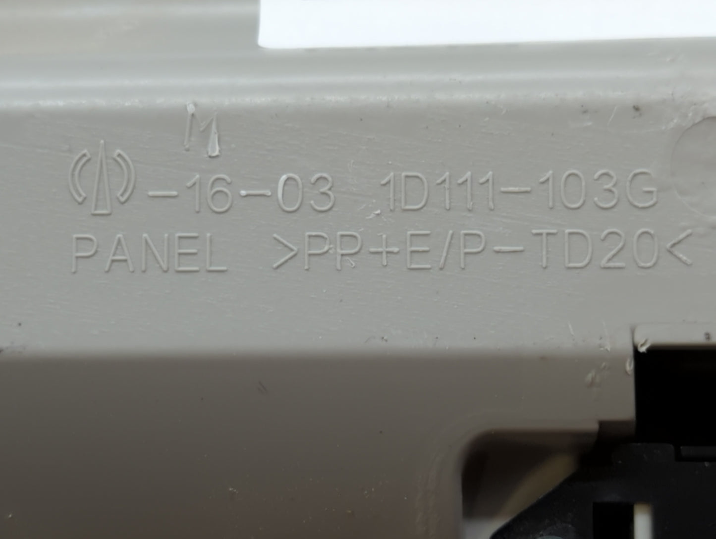 2014 Toyota Prius Overhead Roof Console - Oemusedautoparts1.com