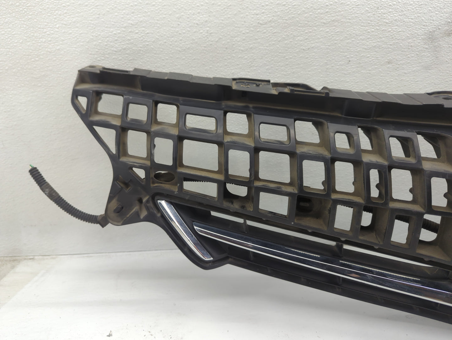Toyota Prius Front Grille Bumper Not Included - Oemusedautoparts1.com