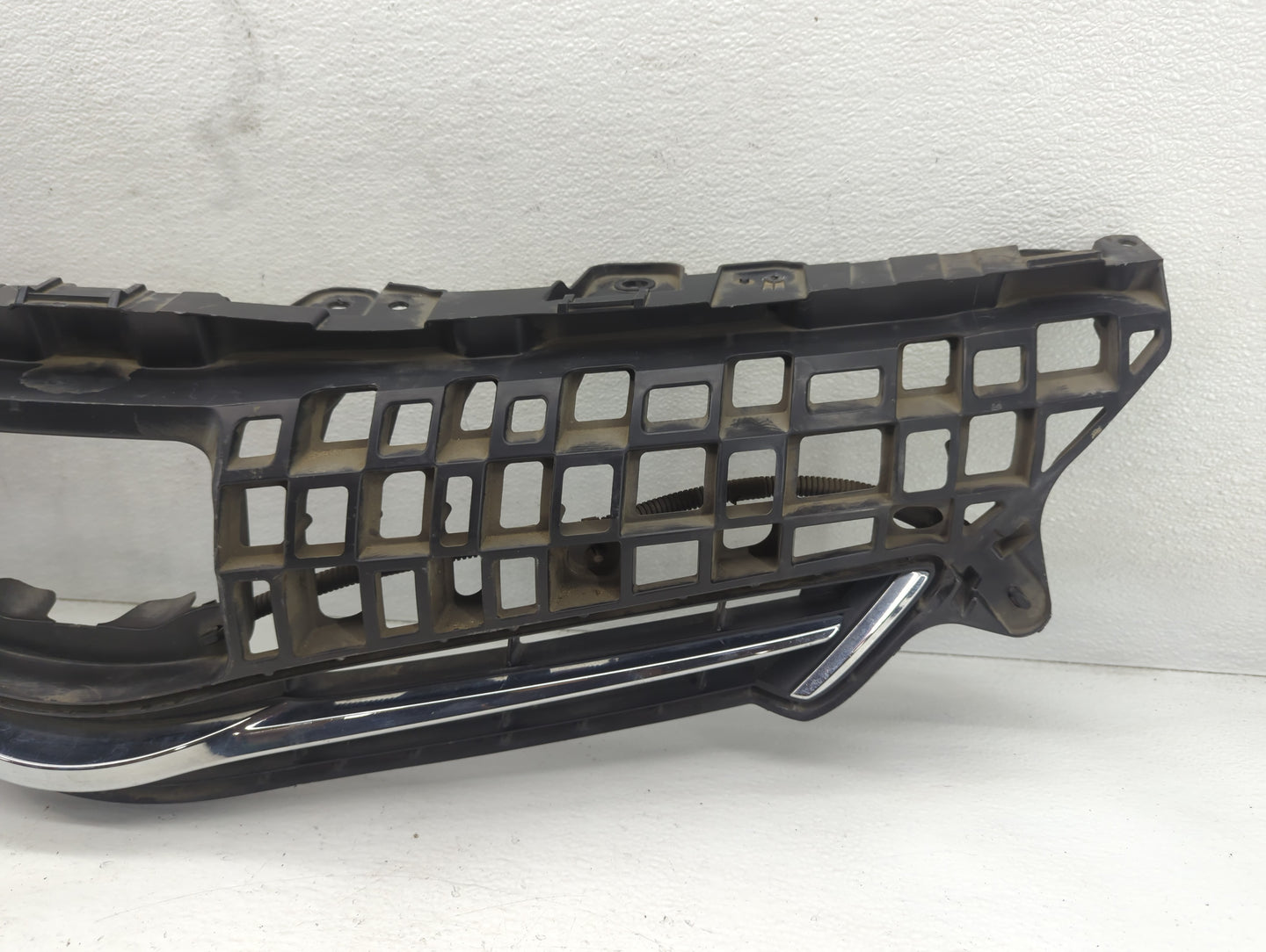 Toyota Prius Front Grille Bumper Not Included - Oemusedautoparts1.com