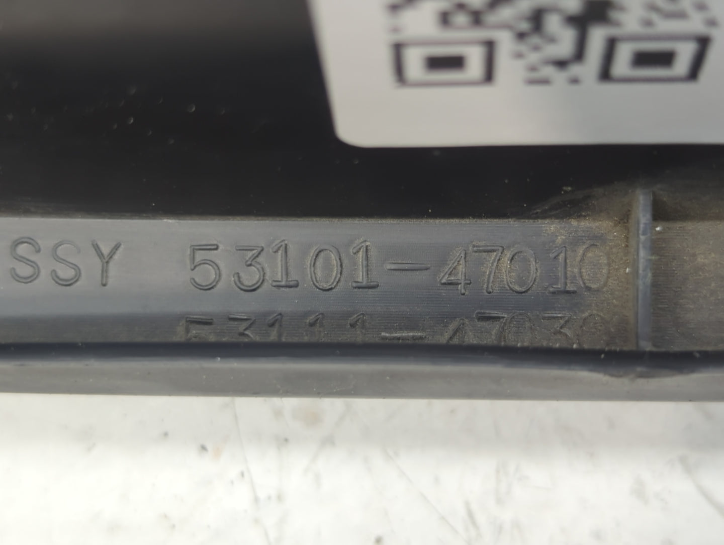 Toyota Prius Front Grille Bumper Not Included - Oemusedautoparts1.com