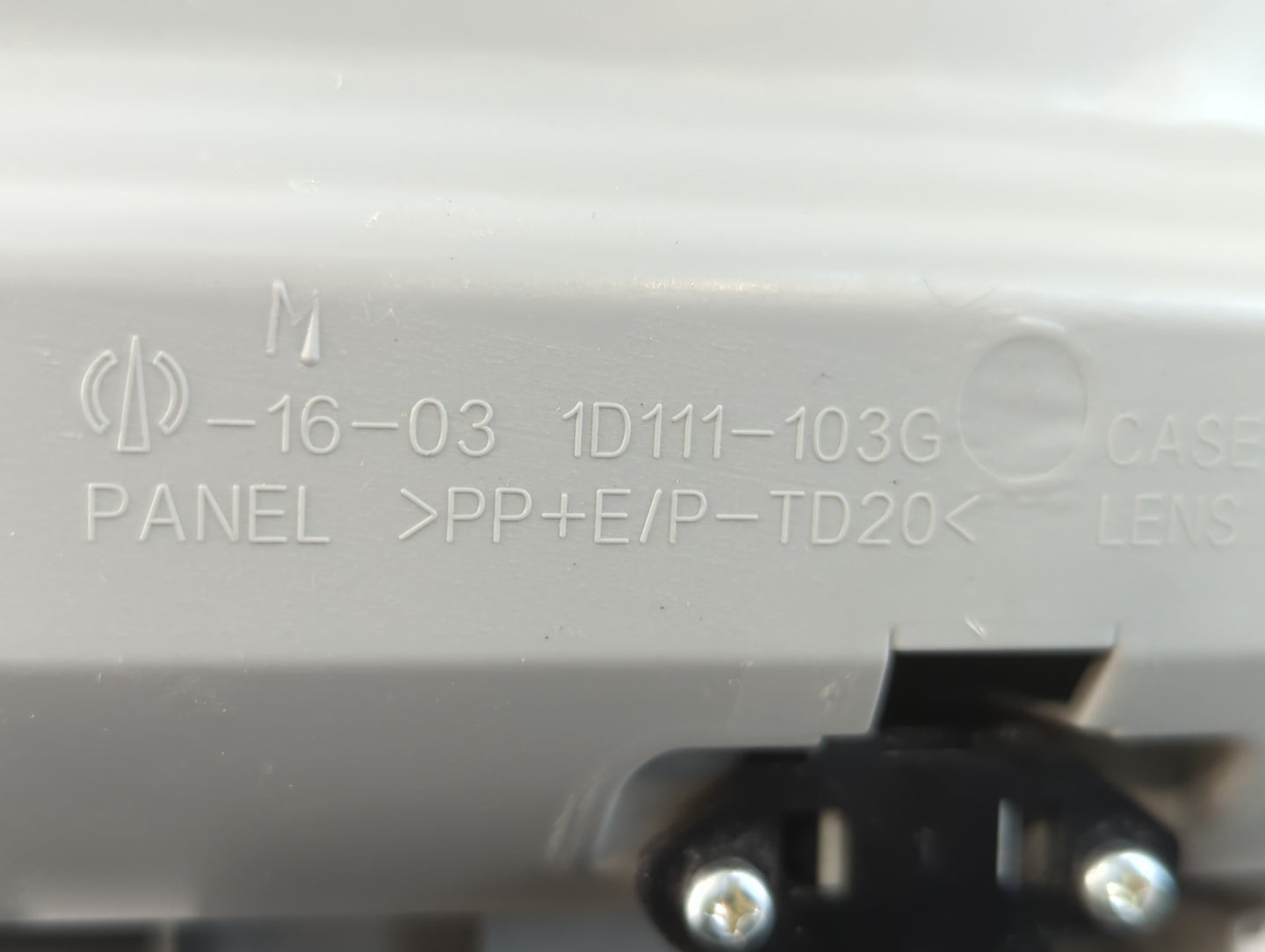 2014 Toyota Prius Overhead Roof Console - Oemusedautoparts1.com