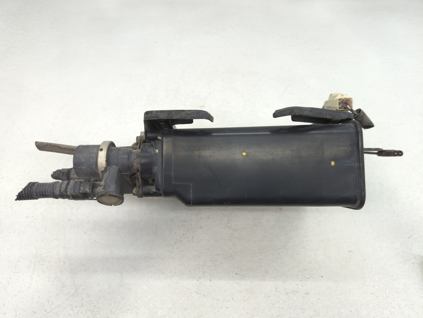 2014 Toyota Prius C Fuel Vapor Charcoal Canister - Oemusedautoparts1.com