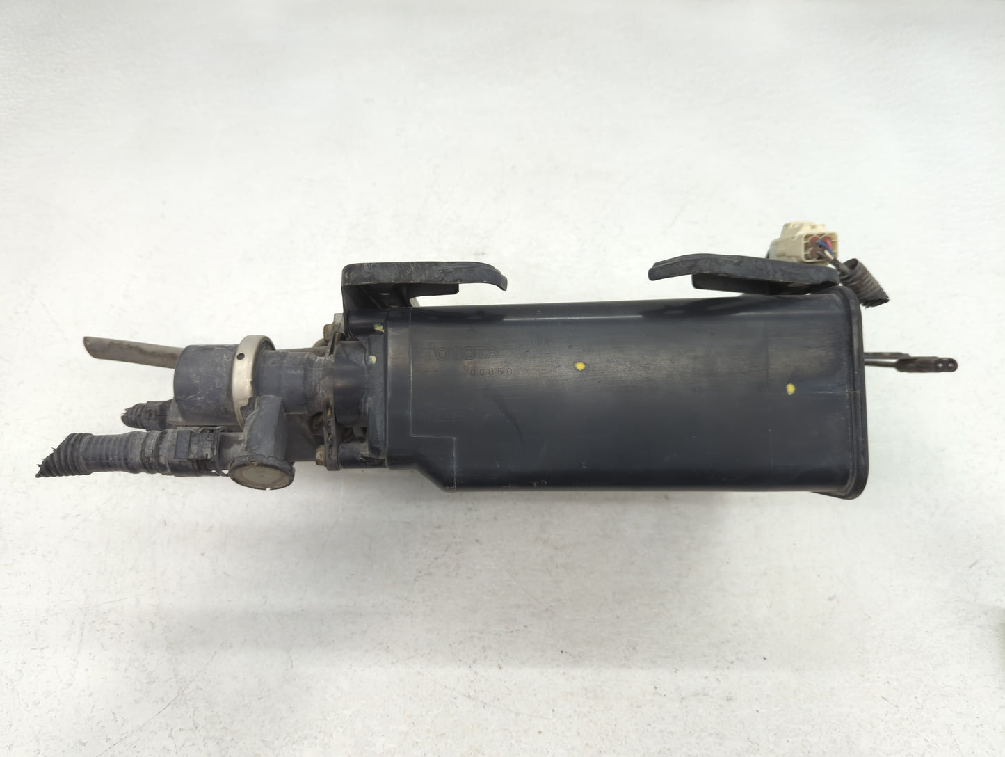 2014 Toyota Prius C Fuel Vapor Charcoal Canister - Oemusedautoparts1.com