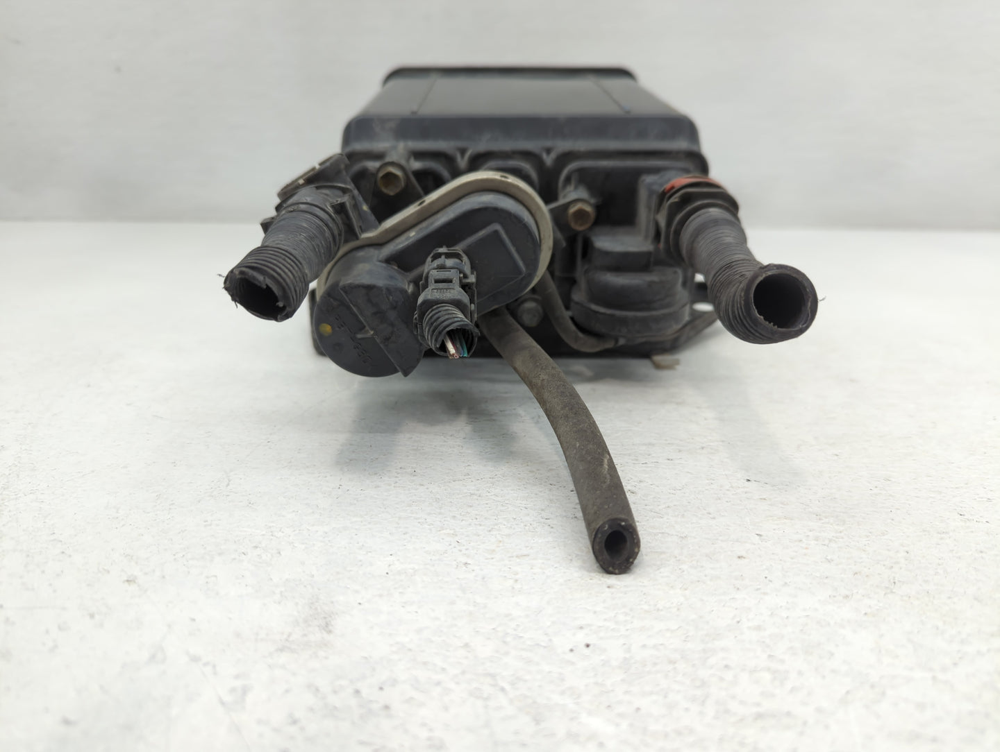 2014 Toyota Prius C Fuel Vapor Charcoal Canister - Oemusedautoparts1.com