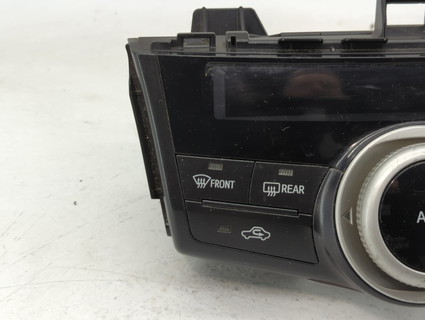 2014 Toyota Prius V Climate Control Module Temperature AC/Heater Replacement P/N:55900-47150 Fits OEM Used Auto Parts - Oemu